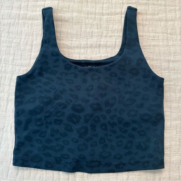BEYOND YOGA Size Small Cropped Tank Top Blue/teal Animal Print Leopard - Picture 1 of 7